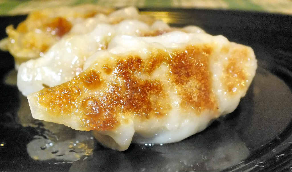 Prawn and chicken dumplings. Prawn and chicken dumplings.